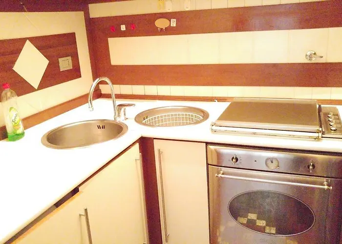 Apartamento Turistico Laura *